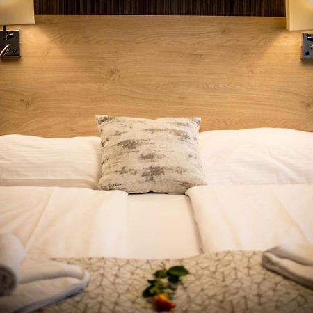 Easy Suites Hévíz Buitenkant foto